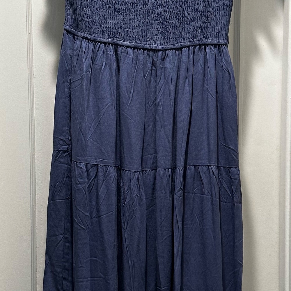 Amazon Dress - Picture 3 of 3
